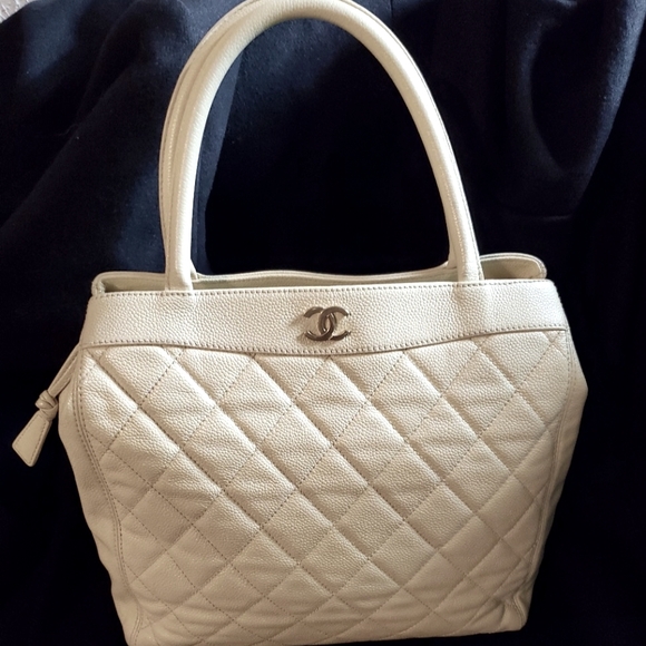 Chanel Matelasse Caviar CC Tote - Picture 12 of 16